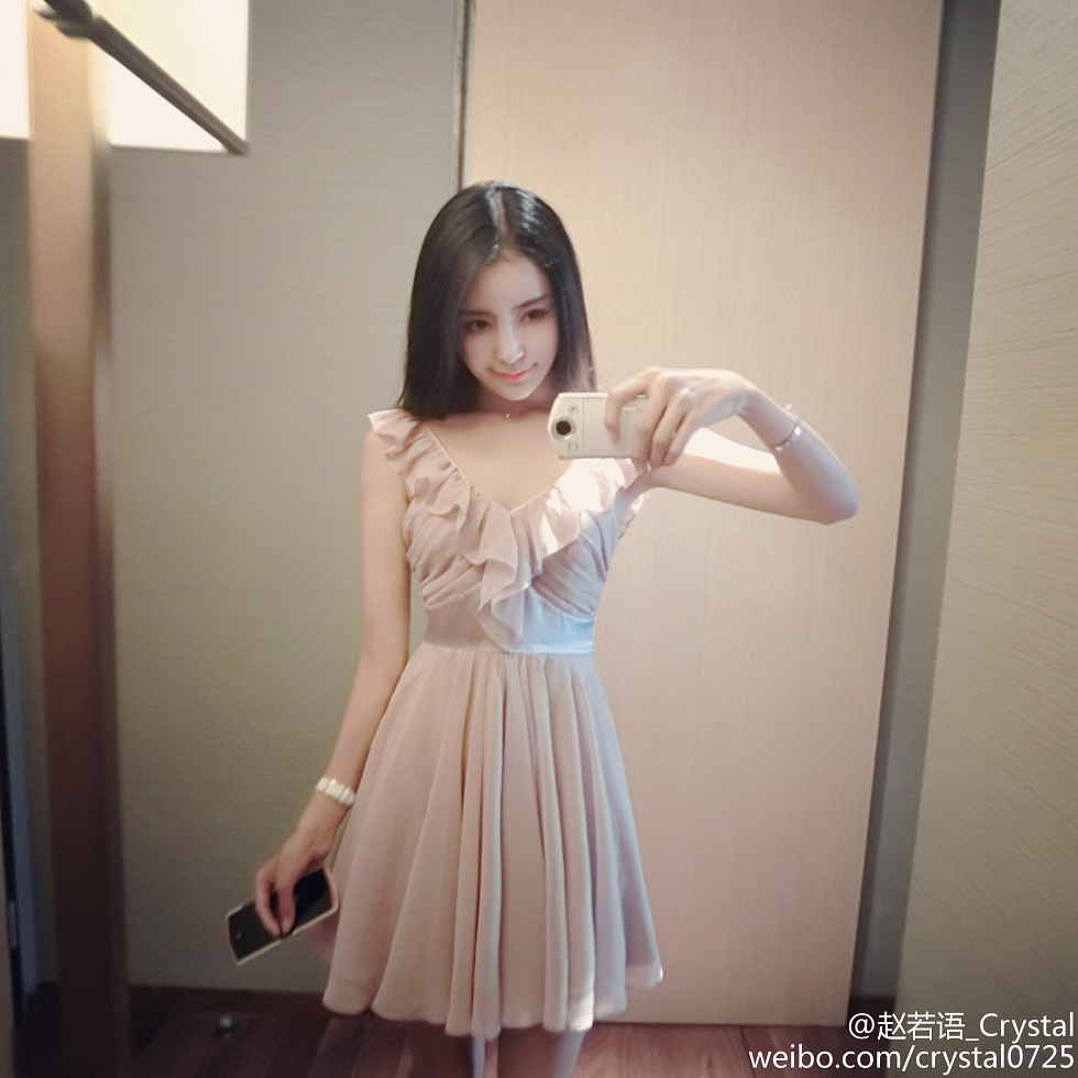 DOTA美女赵若语Crystal黑丝长腿海量微博性感写真415P