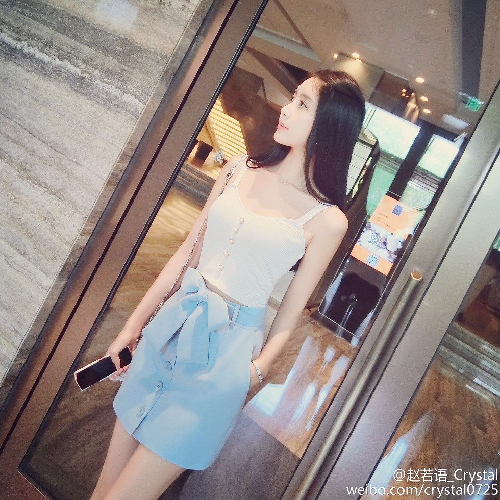 DOTA美女赵若语Crystal黑丝长腿海量微博性感写真415P