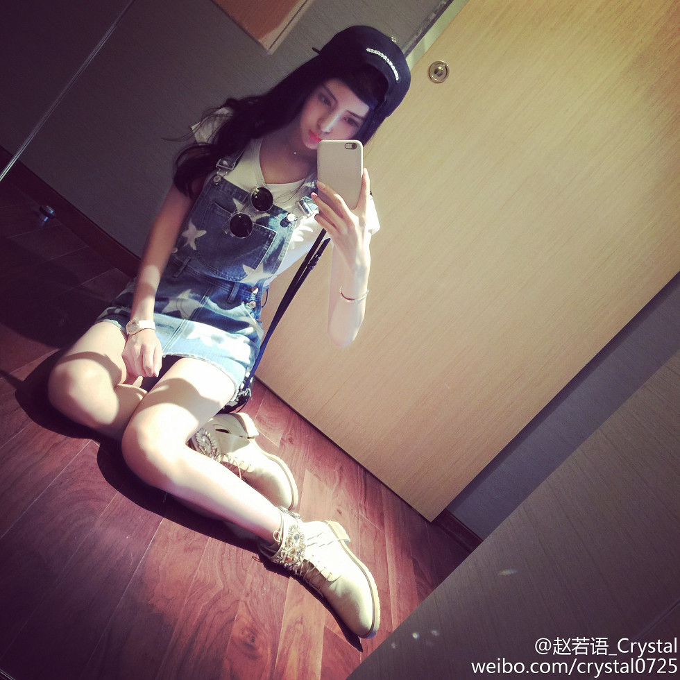 DOTA美女赵若语Crystal黑丝长腿海量微博性感写真415P