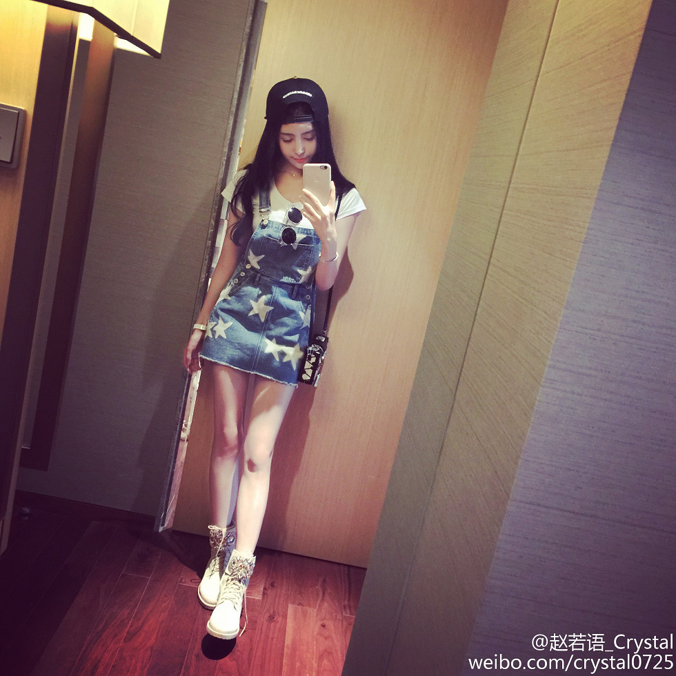 DOTA美女赵若语Crystal黑丝长腿海量微博性感写真415P