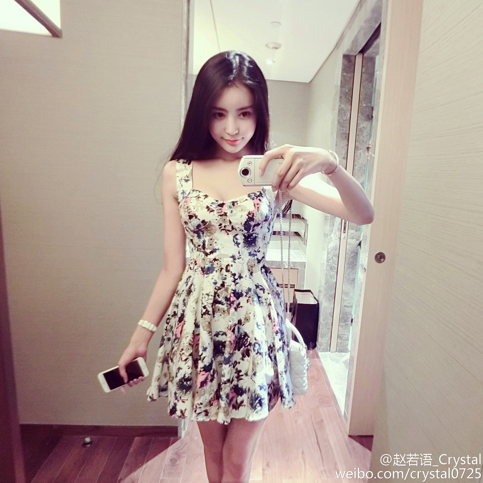 DOTA美女赵若语Crystal黑丝长腿海量微博性感写真415P