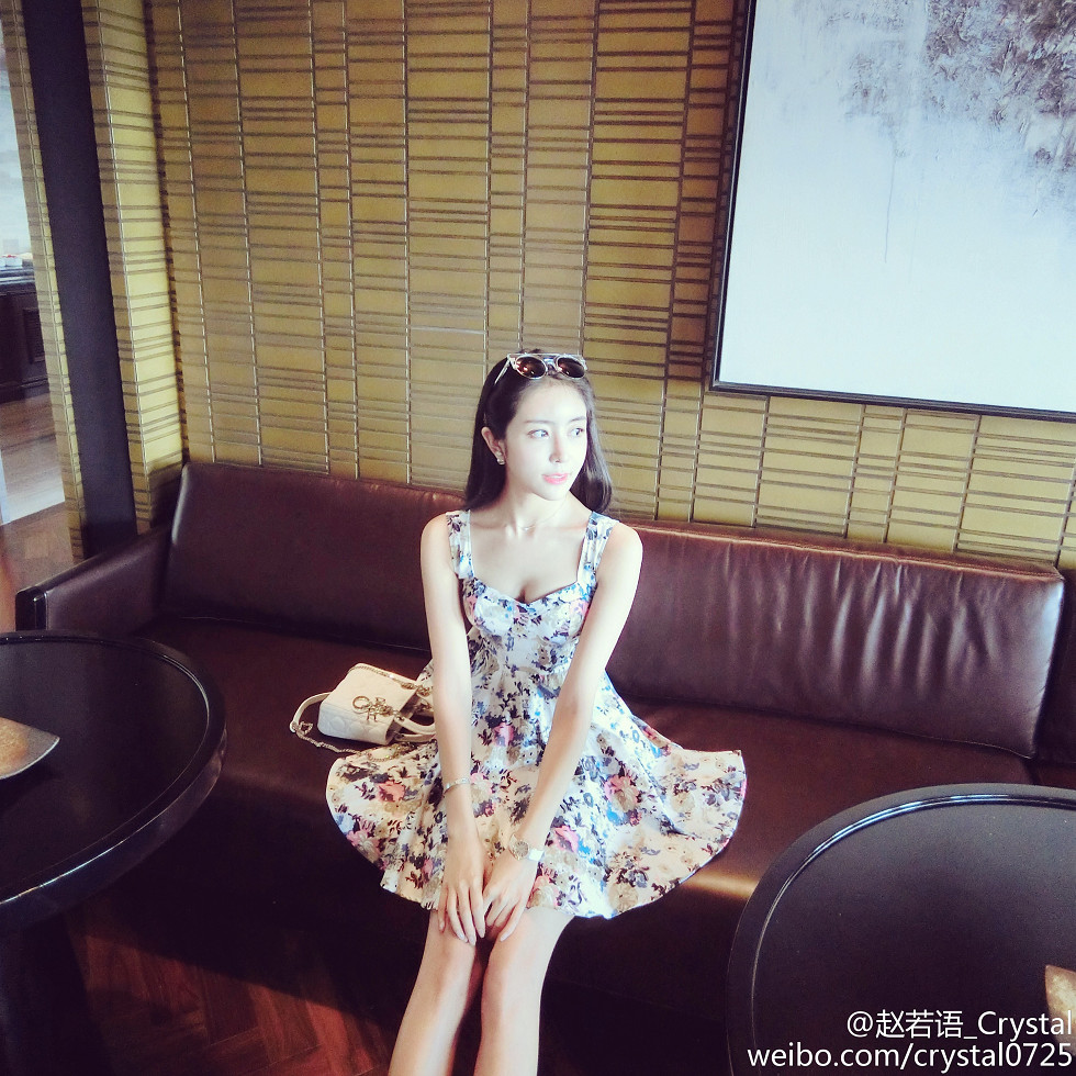 DOTA美女赵若语Crystal黑丝长腿海量微博性感写真415P