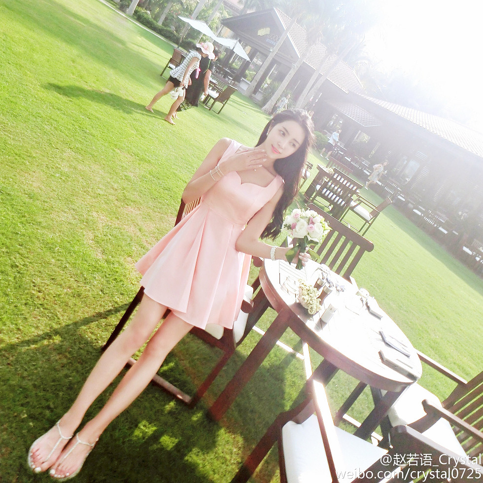 DOTA美女赵若语Crystal黑丝长腿海量微博性感写真415P