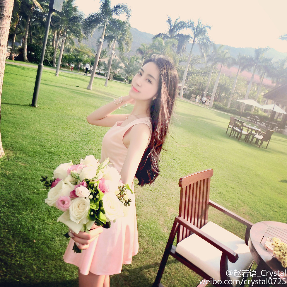 DOTA美女赵若语Crystal黑丝长腿海量微博性感写真415P