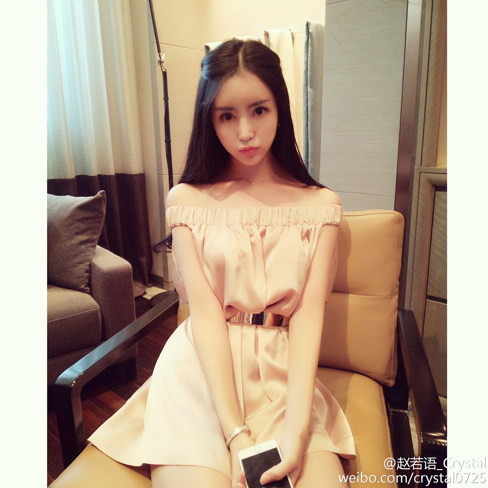 DOTA美女赵若语Crystal黑丝长腿海量微博性感写真415P