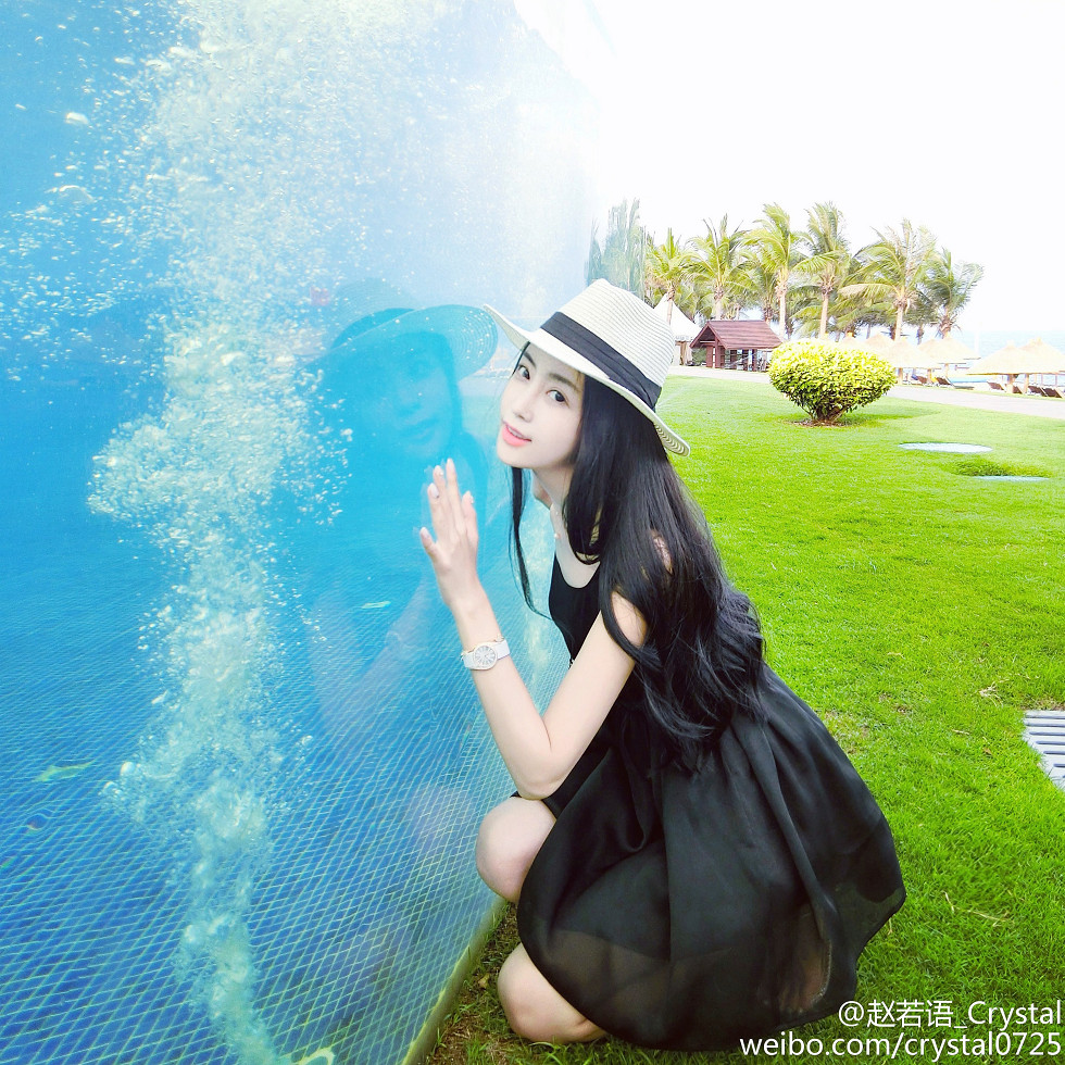 DOTA美女赵若语Crystal黑丝长腿海量微博性感写真415P