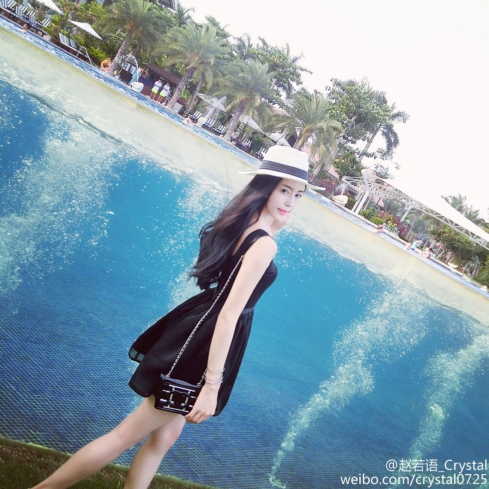 DOTA美女赵若语Crystal黑丝长腿海量微博性感写真415P