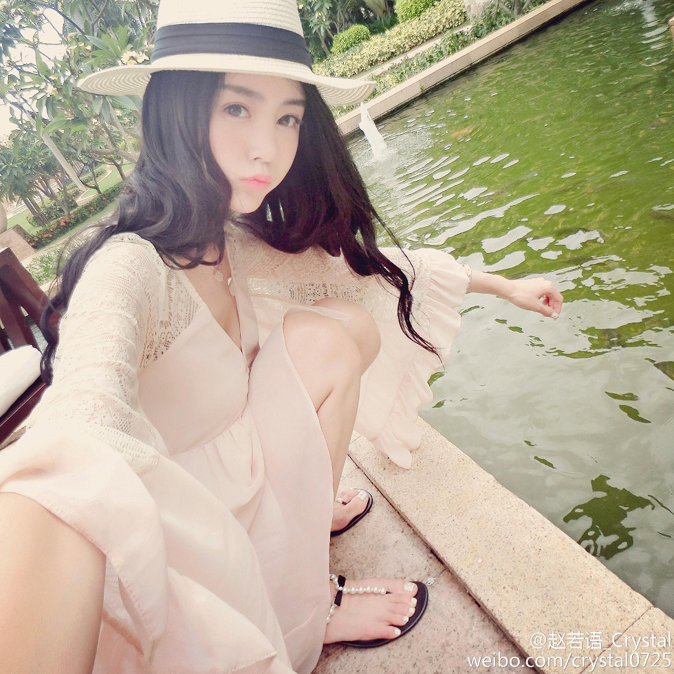 DOTA美女赵若语Crystal黑丝长腿海量微博性感写真415P