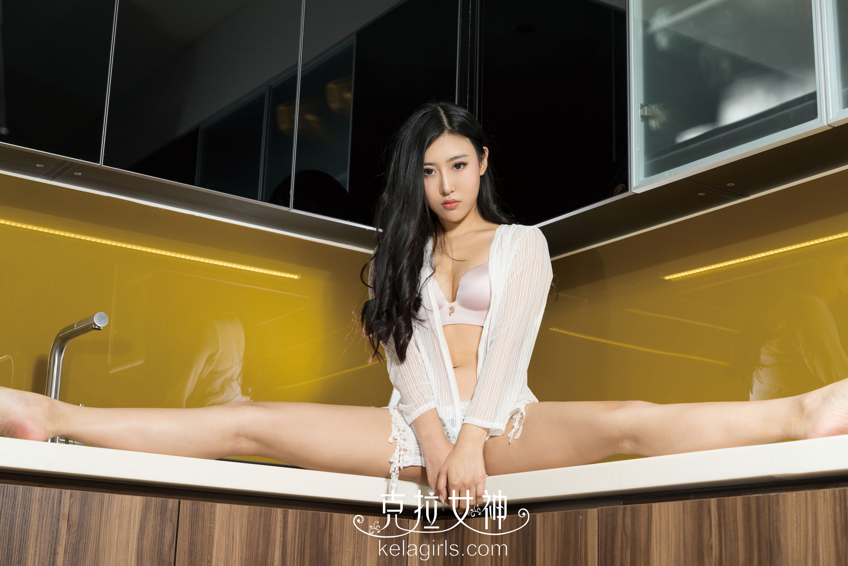 周子瑶《翘臀小妖精》 [克拉女神] 写真集