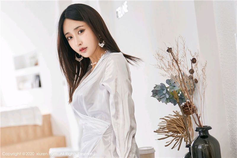 XiuRen秀人网No.2273林子欣Freya慷懒睡衣与肉丝服饰