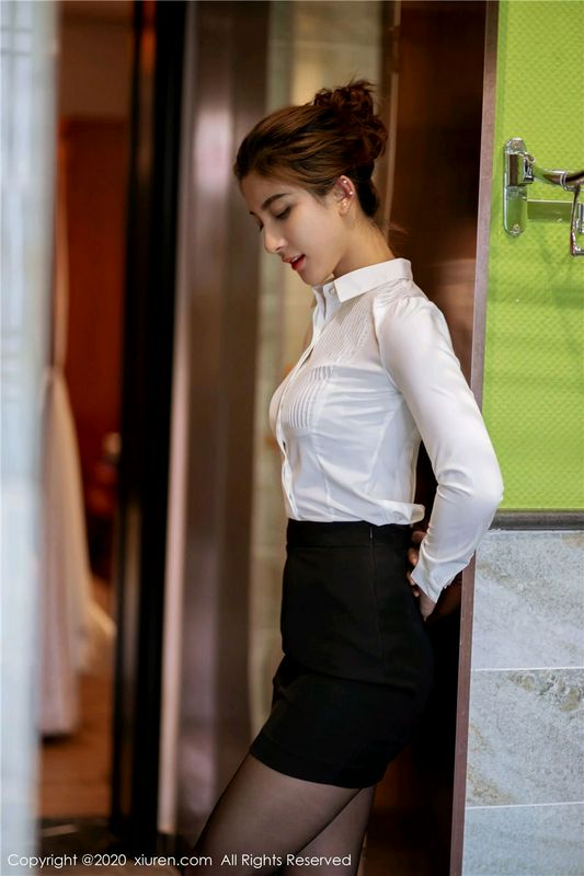 XiuRen秀人网No.2276林文文yooki职场秘书OL系列