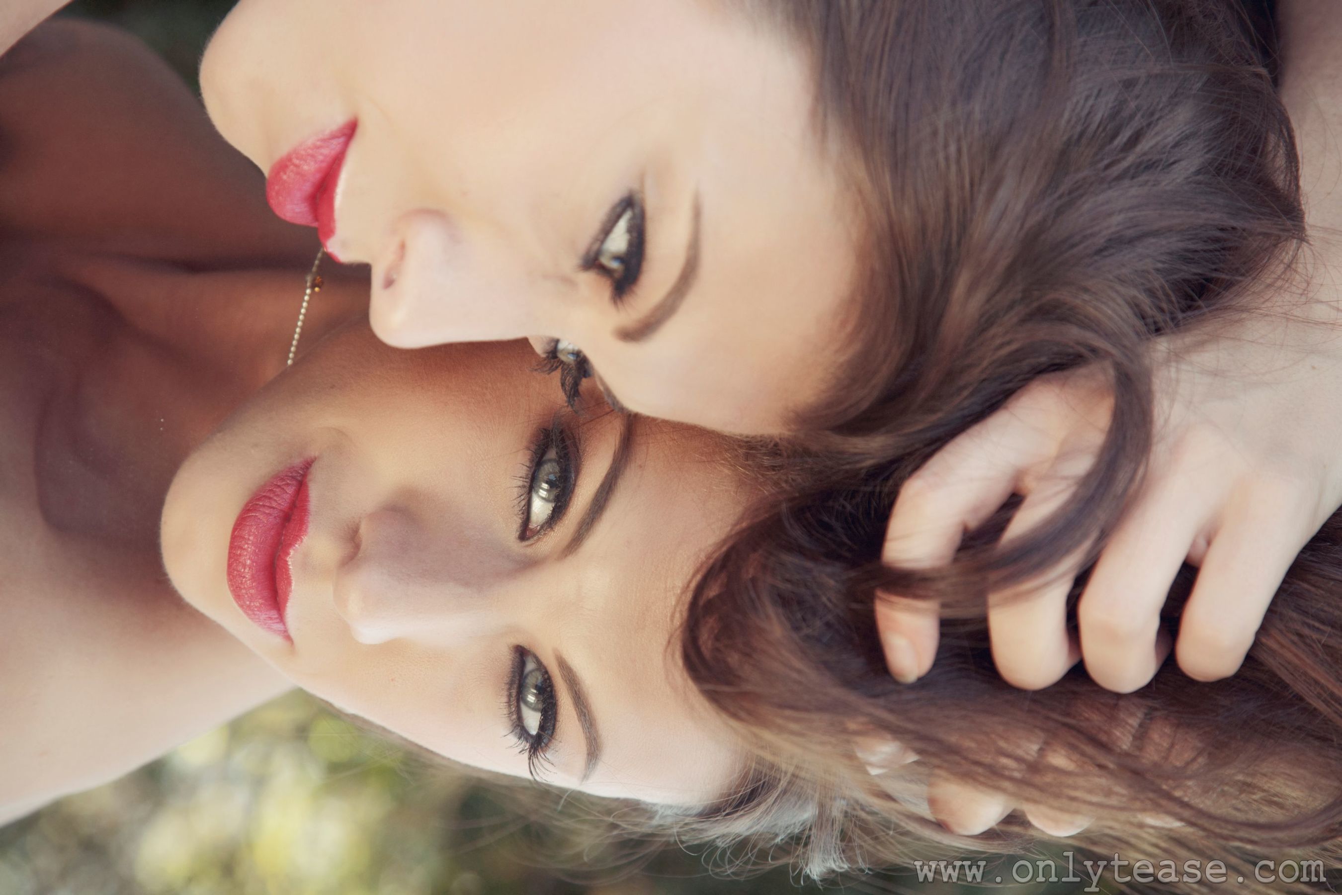 Maria E《镜子里的连衣裙女郎》 [OnlyTease] 写真集