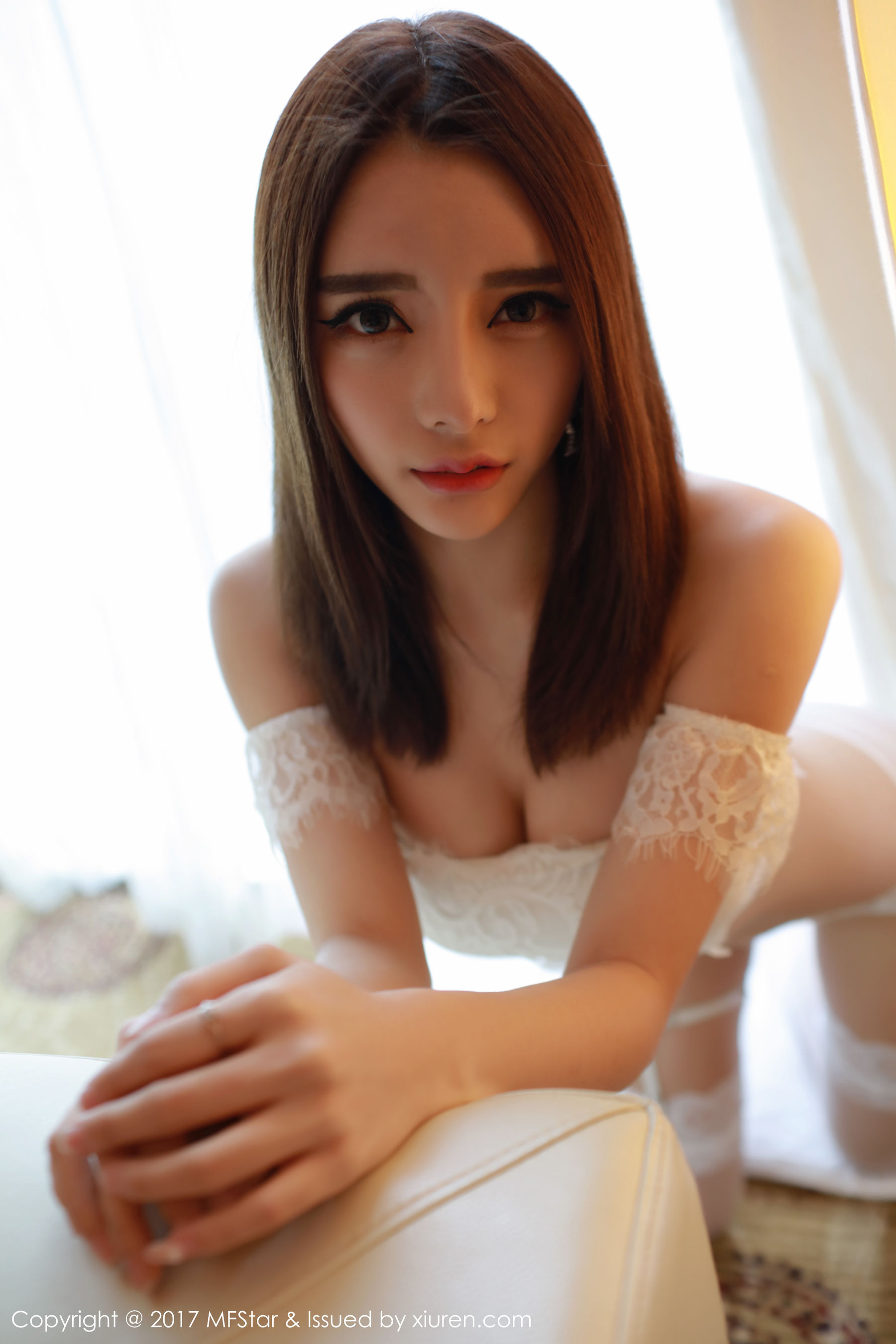 璐璐《白色蕾丝内衣》 [模范学院MFStar] VOL.113写真集