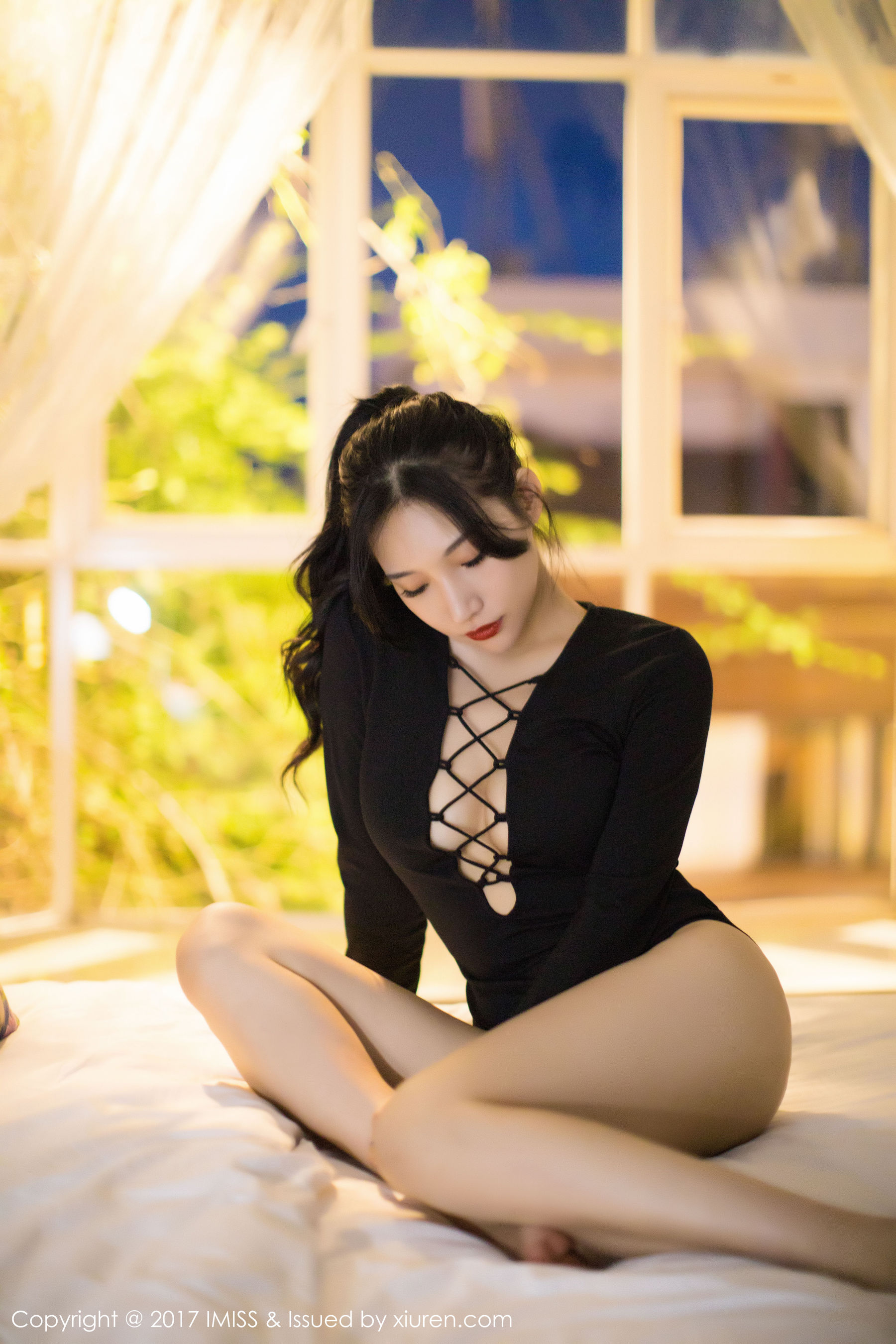 小狐狸Sica《黑色私房性感美腿》 [爱蜜社IMiss] VOL.194 写真集