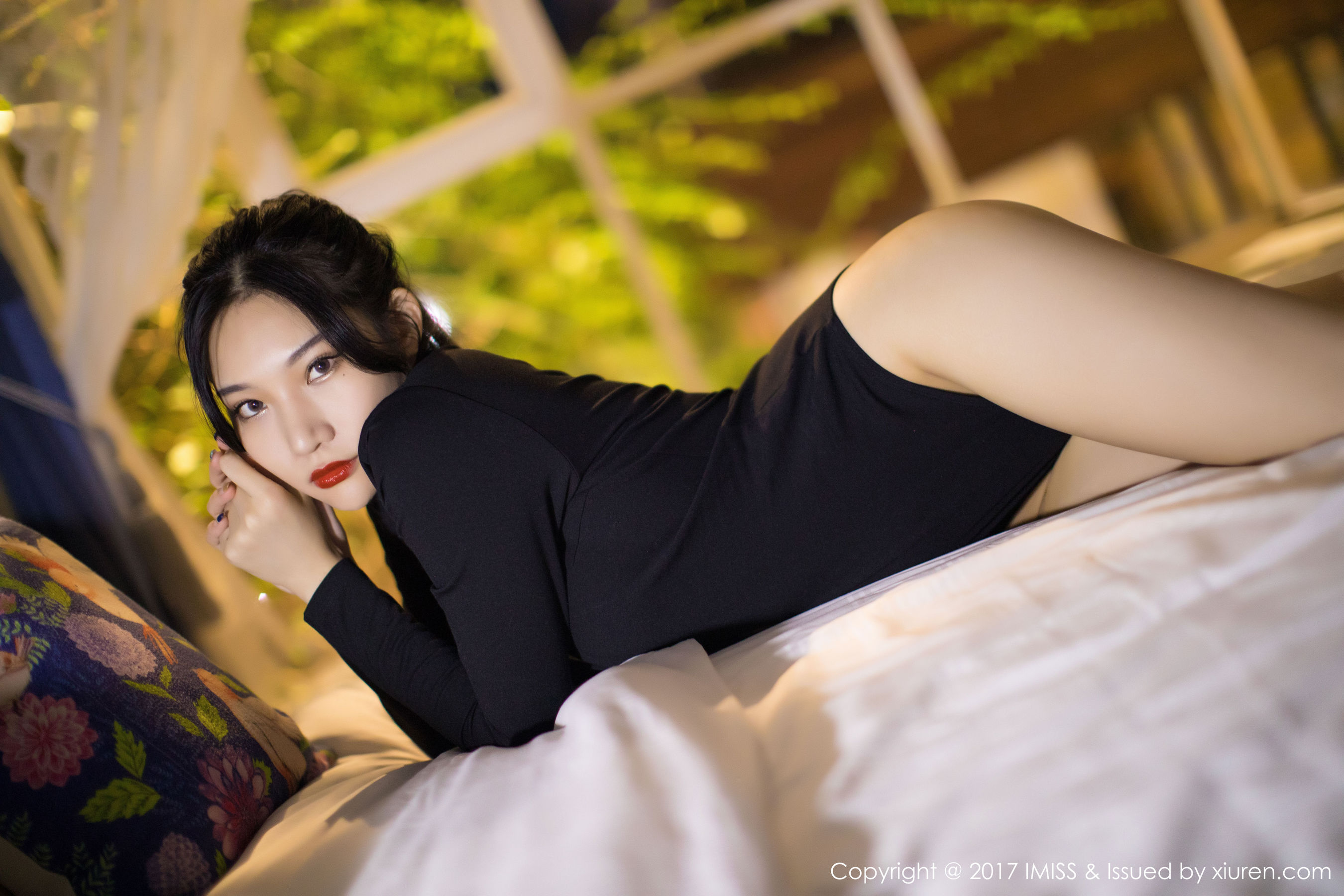 小狐狸Sica《黑色私房性感美腿》 [爱蜜社IMiss] VOL.194 写真集