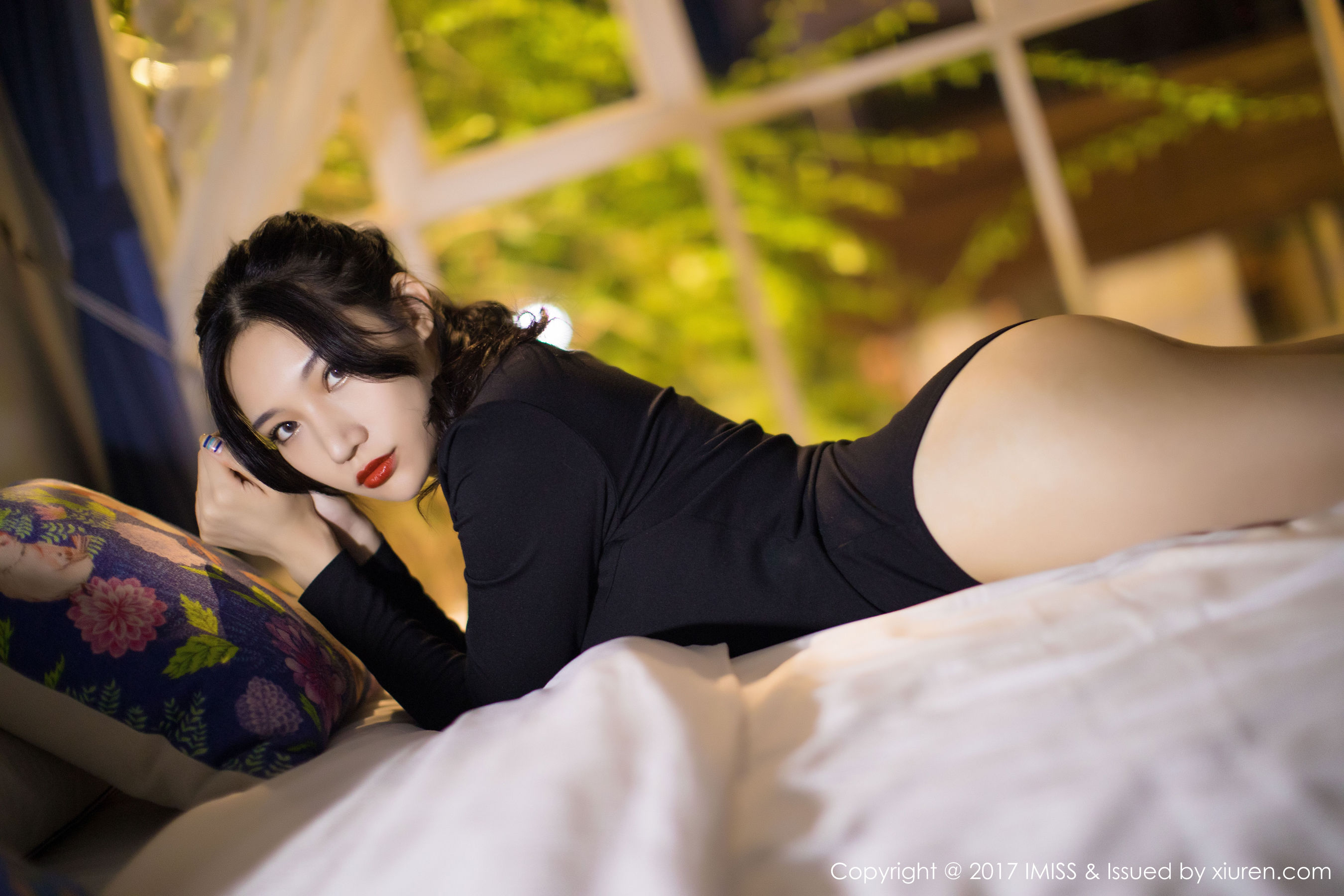 小狐狸Sica《黑色私房性感美腿》 [爱蜜社IMiss] VOL.194 写真集