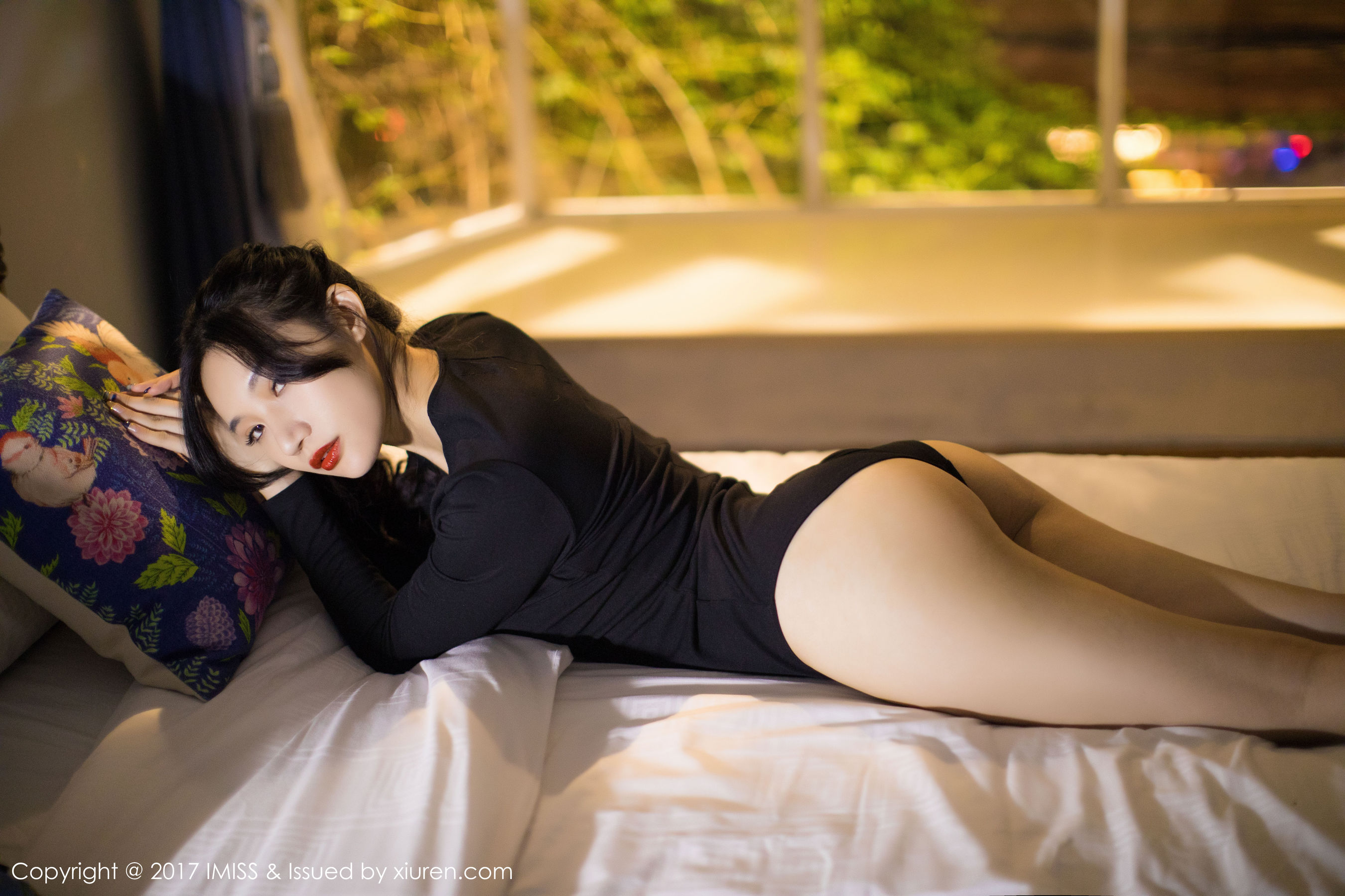 小狐狸Sica《黑色私房性感美腿》 [爱蜜社IMiss] VOL.194 写真集