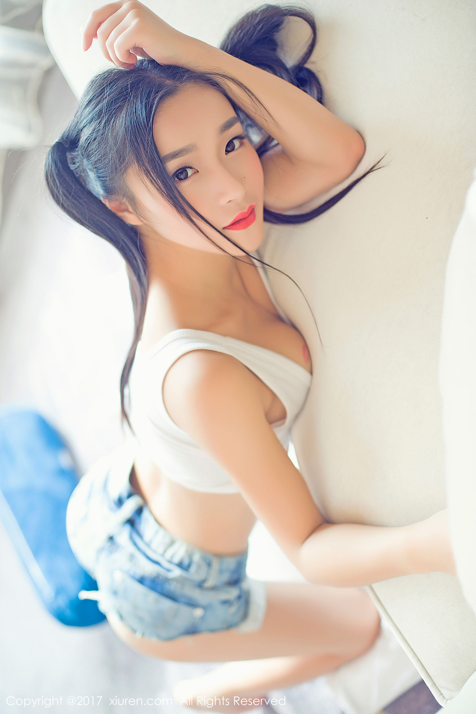 绮梦Cherish《齐逼牛仔裤+翘臀+床单诱惑》 [秀人XiuRen] NO.883 写真集