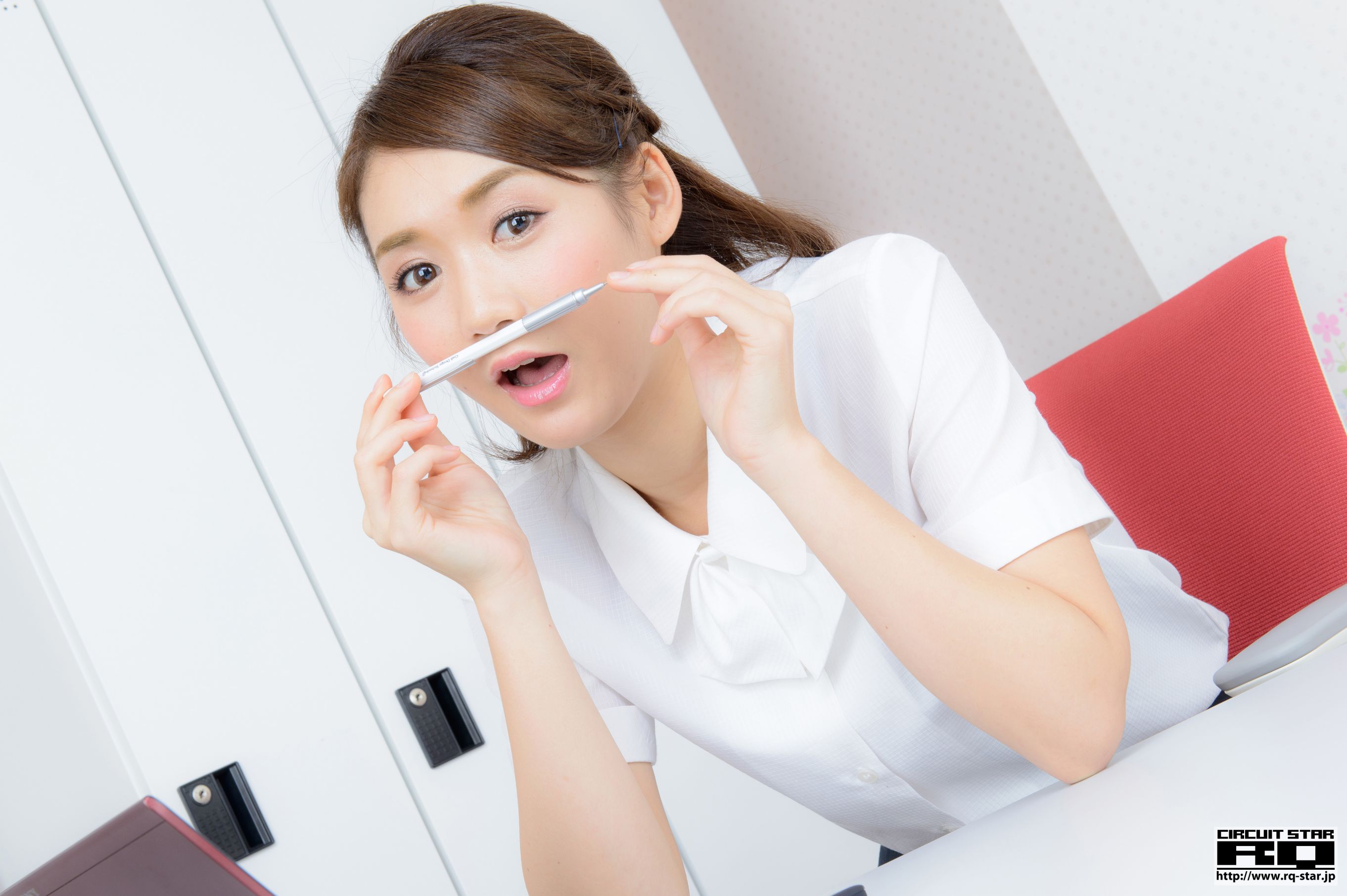 [RQ-STAR] NO.00969 Yumi 優実 Office Lady 黑丝OL 写真集