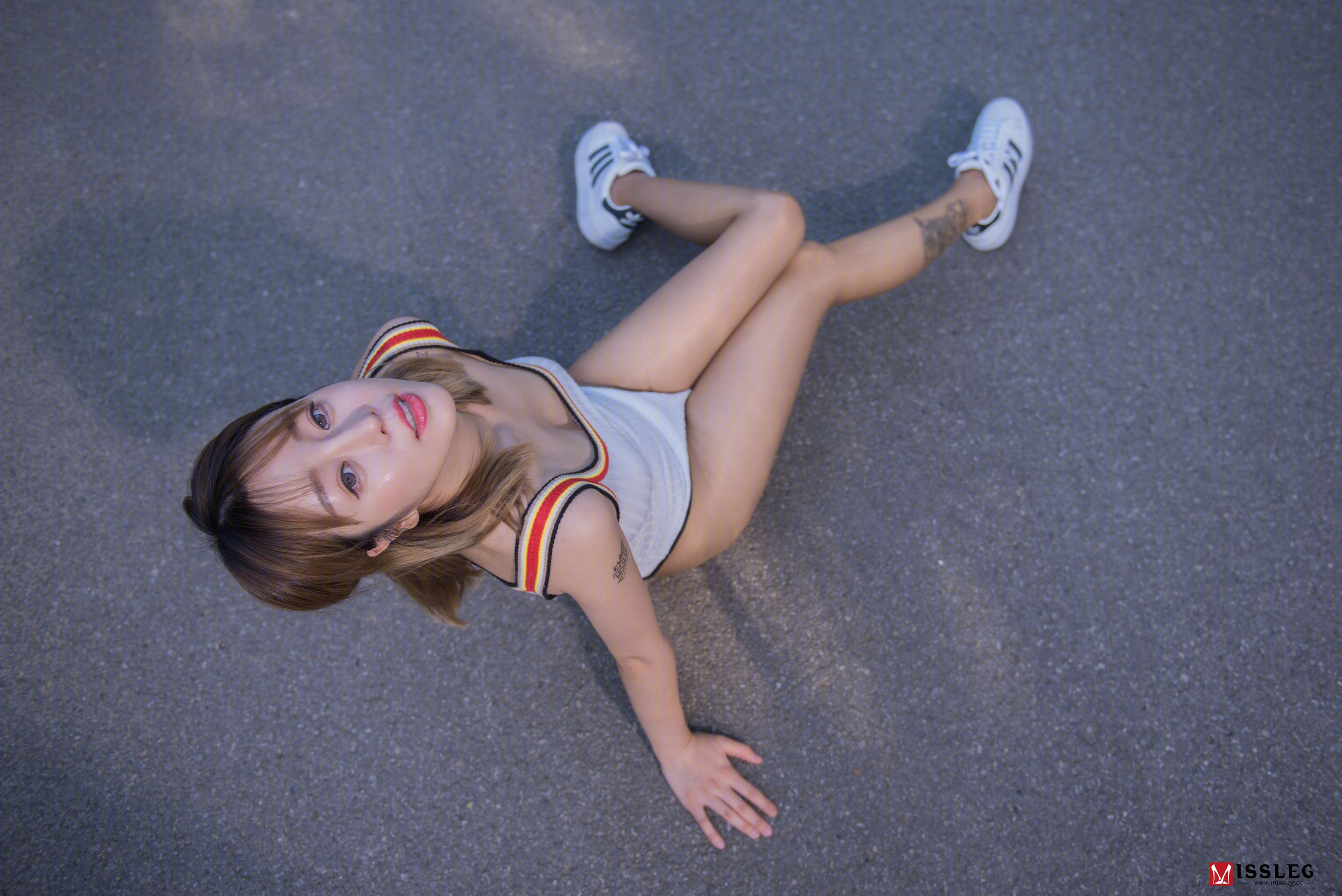 王语纯《游园变》 [蜜丝MISSLEG] V009 写真集