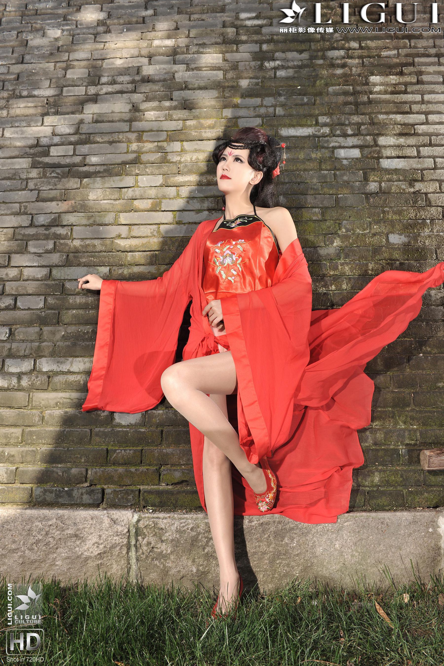 Model 可馨《绝色古典美女》 [丽柜LiGui] 美腿玉足写真图片