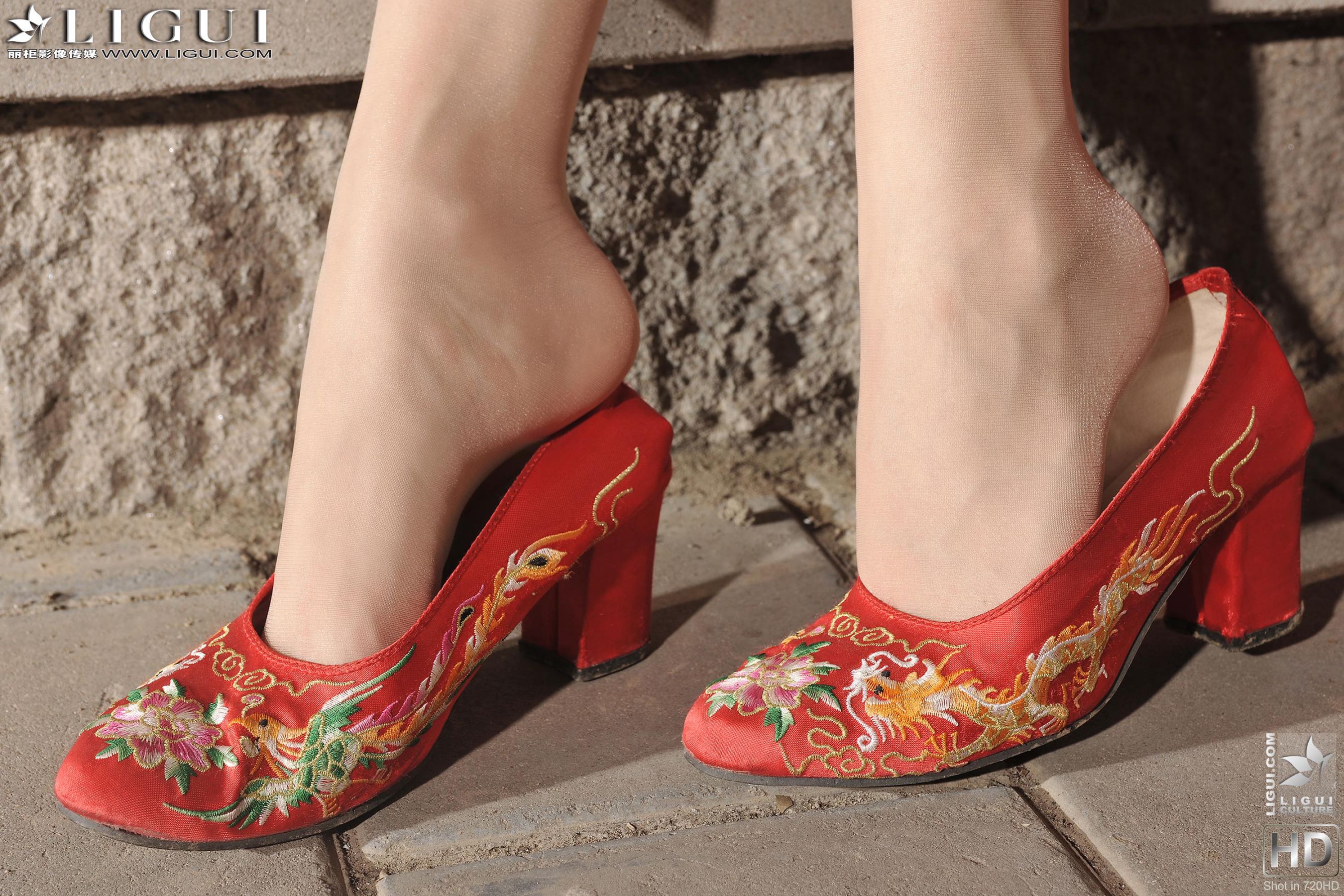 Model 可馨《绝色古典美女》 [丽柜LiGui] 美腿玉足写真图片