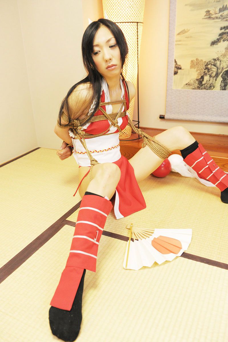 華群みさき 《KING OF FIGHTERS》MAI SHIRANUI 写真集