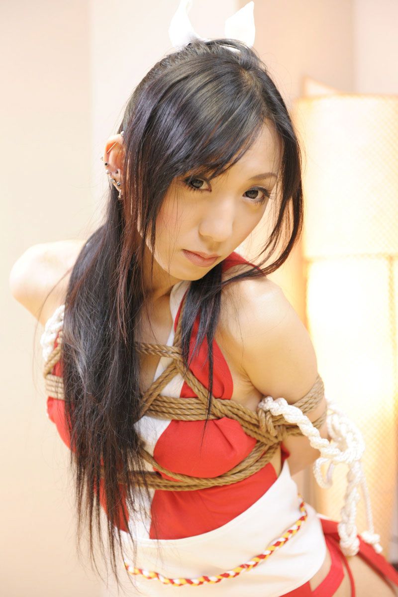 華群みさき 《KING OF FIGHTERS》MAI SHIRANUI 写真集