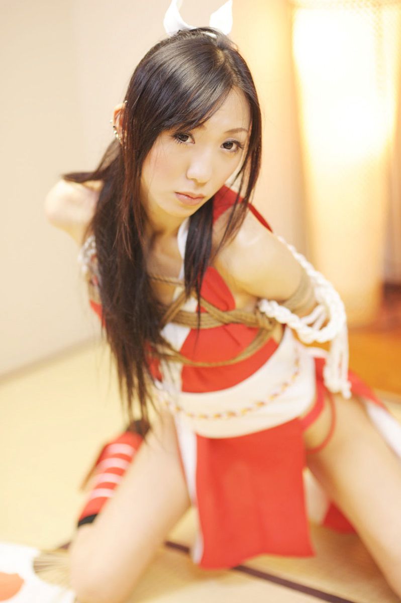 華群みさき 《KING OF FIGHTERS》MAI SHIRANUI 写真集