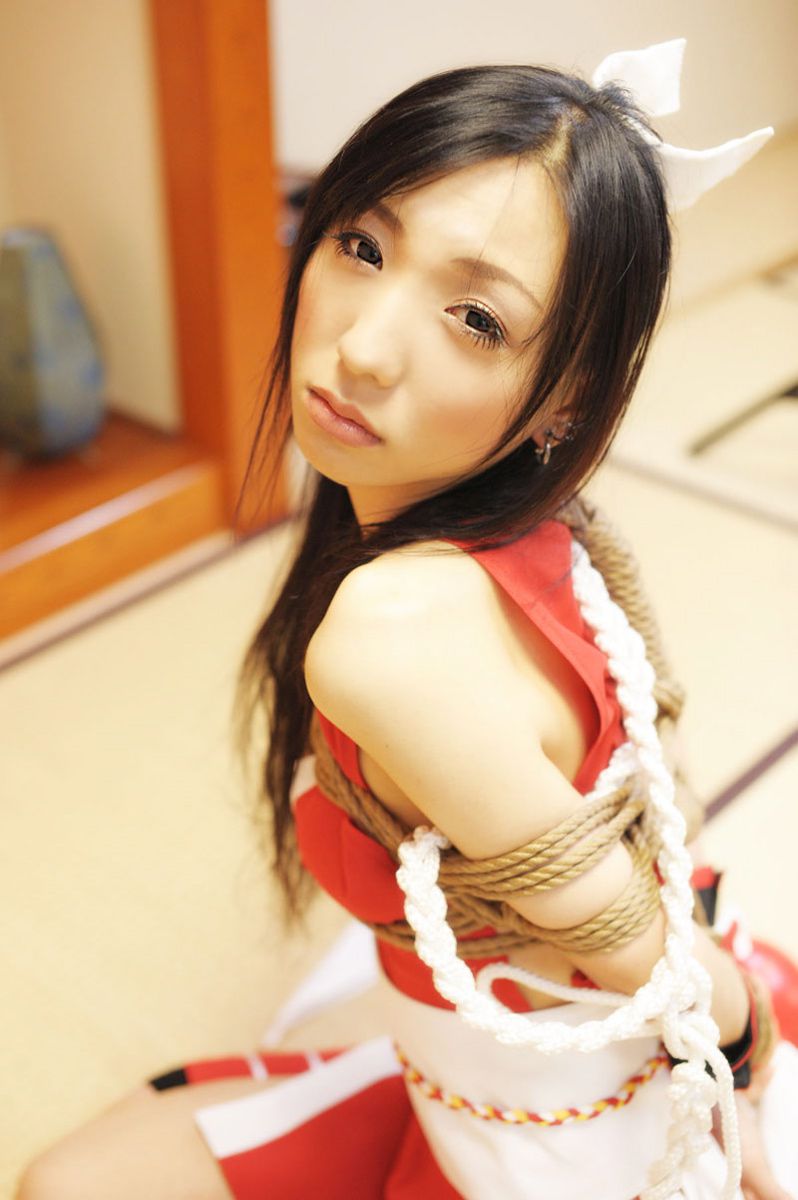 華群みさき 《KING OF FIGHTERS》MAI SHIRANUI 写真集