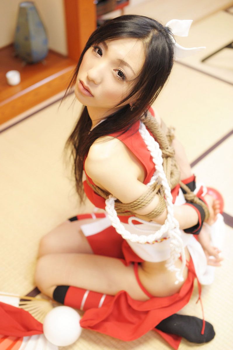 華群みさき 《KING OF FIGHTERS》MAI SHIRANUI 写真集