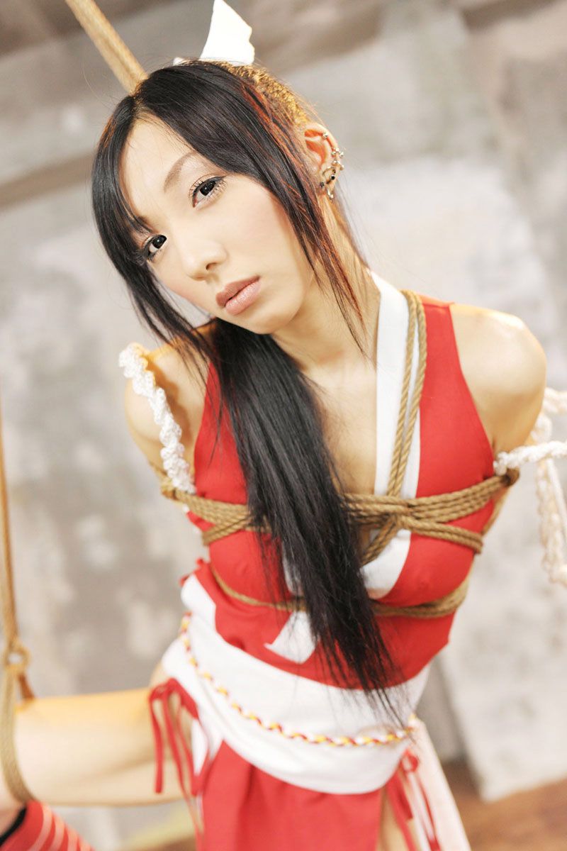 華群みさき 《KING OF FIGHTERS》MAI SHIRANUI 写真集