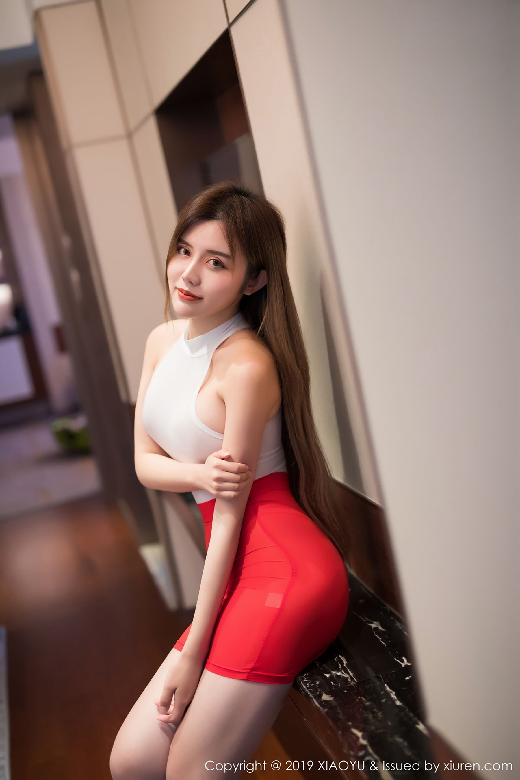 Cris_卓娅祺《高耸起伏的美胸与浑圆的臀部》 [语画界XIAOYU] Vol.043 写真集