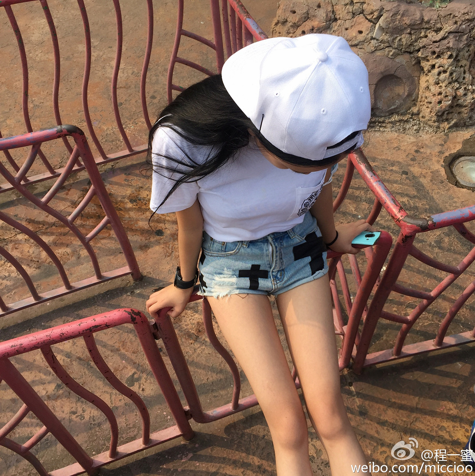 内地嫩模程一蜜肥臀巨乳海量微博性感写真500P