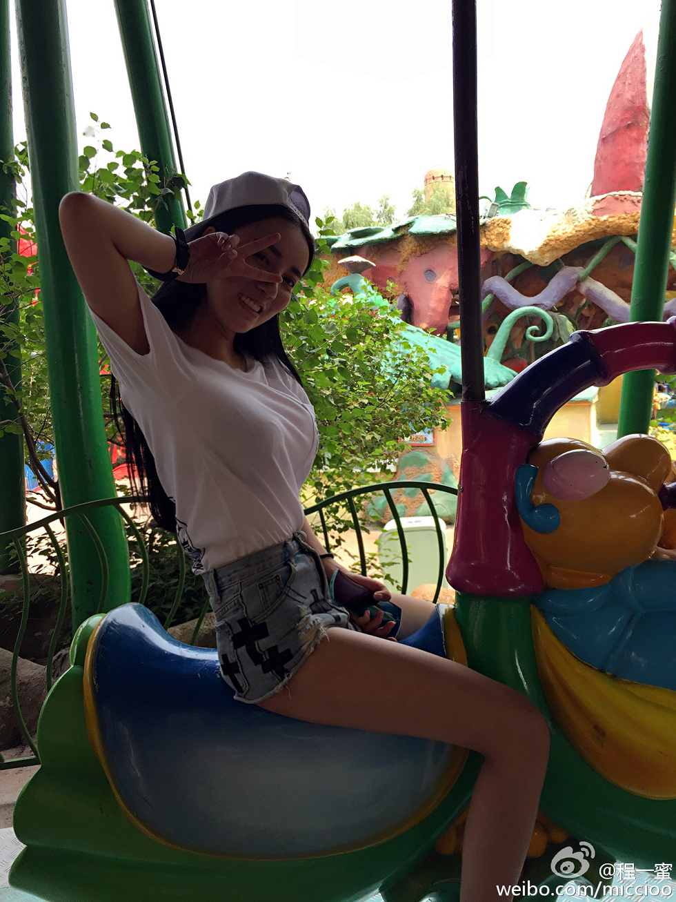 内地嫩模程一蜜肥臀巨乳海量微博性感写真500P