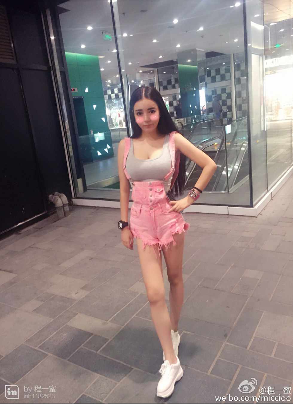 内地嫩模程一蜜肥臀巨乳海量微博性感写真500P