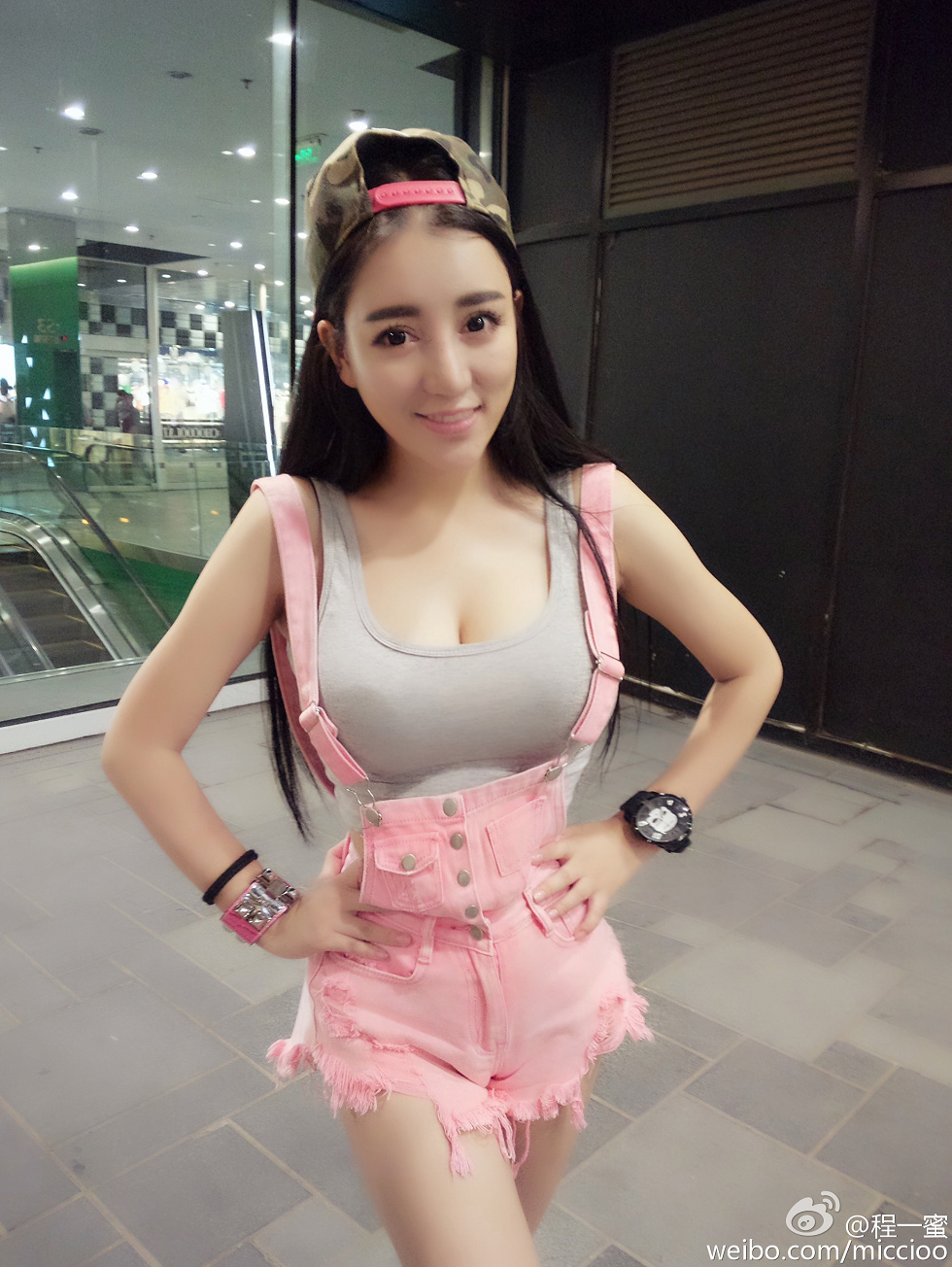 内地嫩模程一蜜肥臀巨乳海量微博性感写真500P