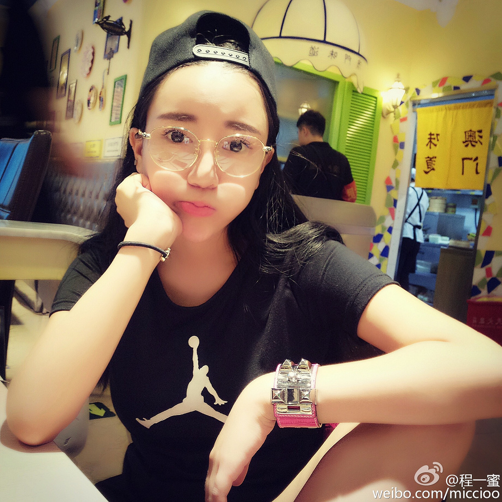 内地嫩模程一蜜肥臀巨乳海量微博性感写真500P