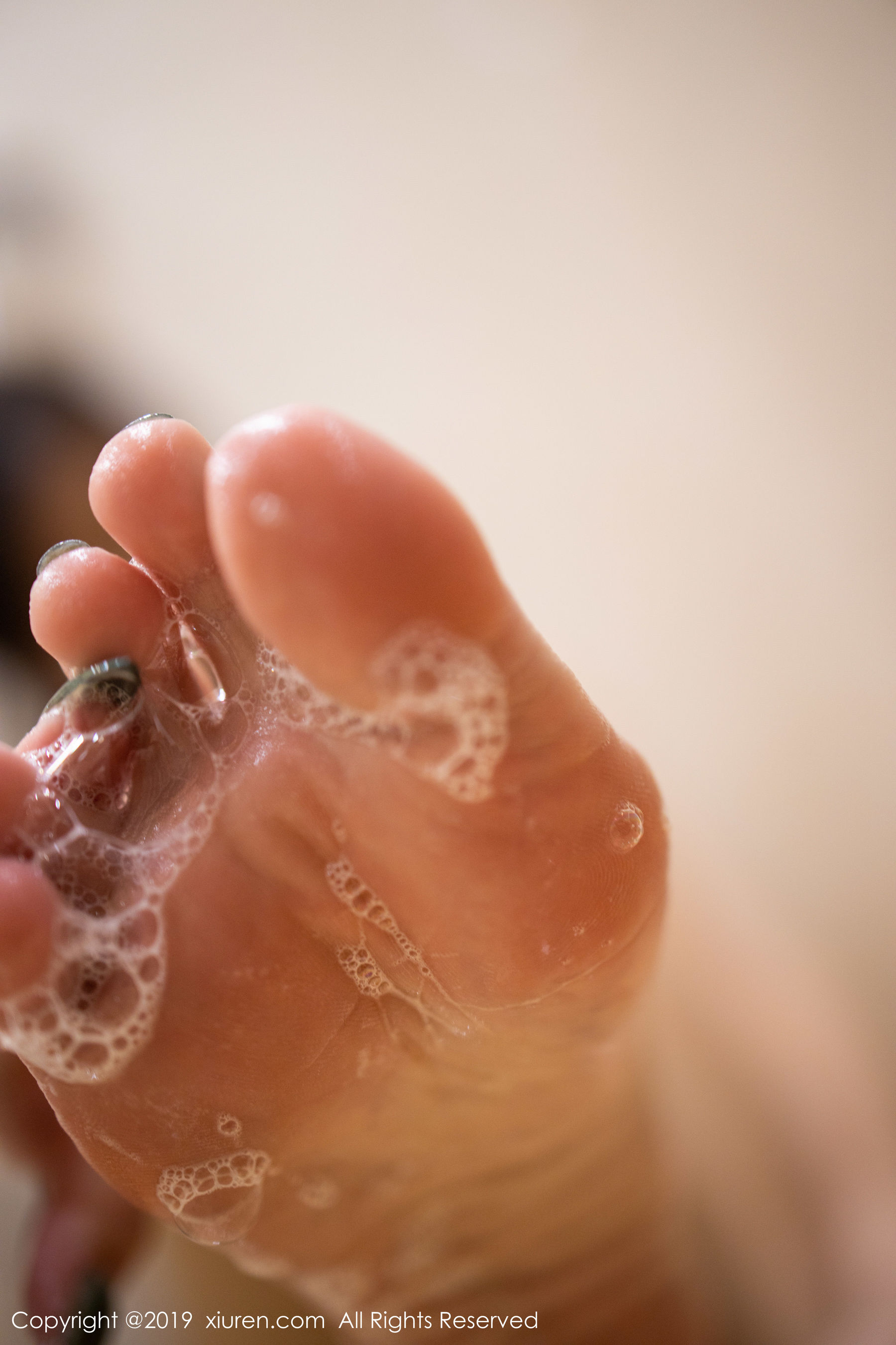 杨晨晨sugar《淋漓尽致的湿身与诱人丝袜系列》 [秀人XIUREN] No.1797 写真集