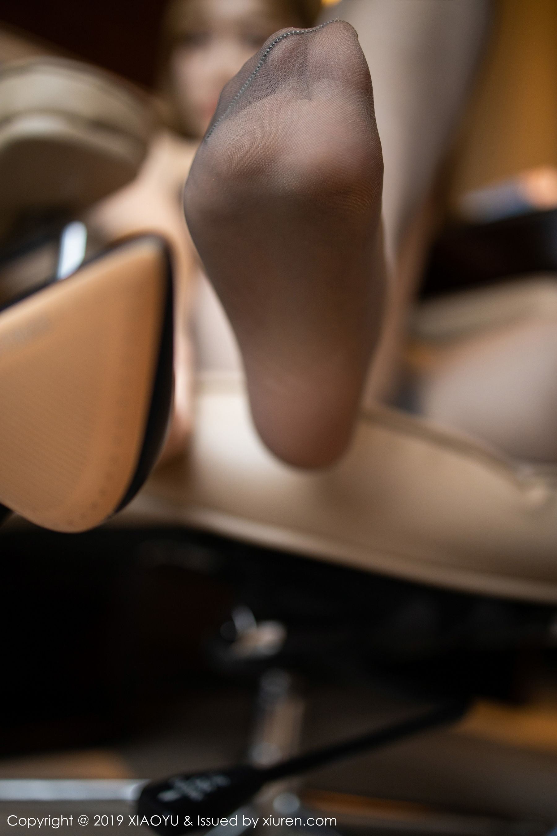 允儿Claire《性感牛仔裤黑丝吊袜》 [语画界XIAOYU] Vol.172 写真集