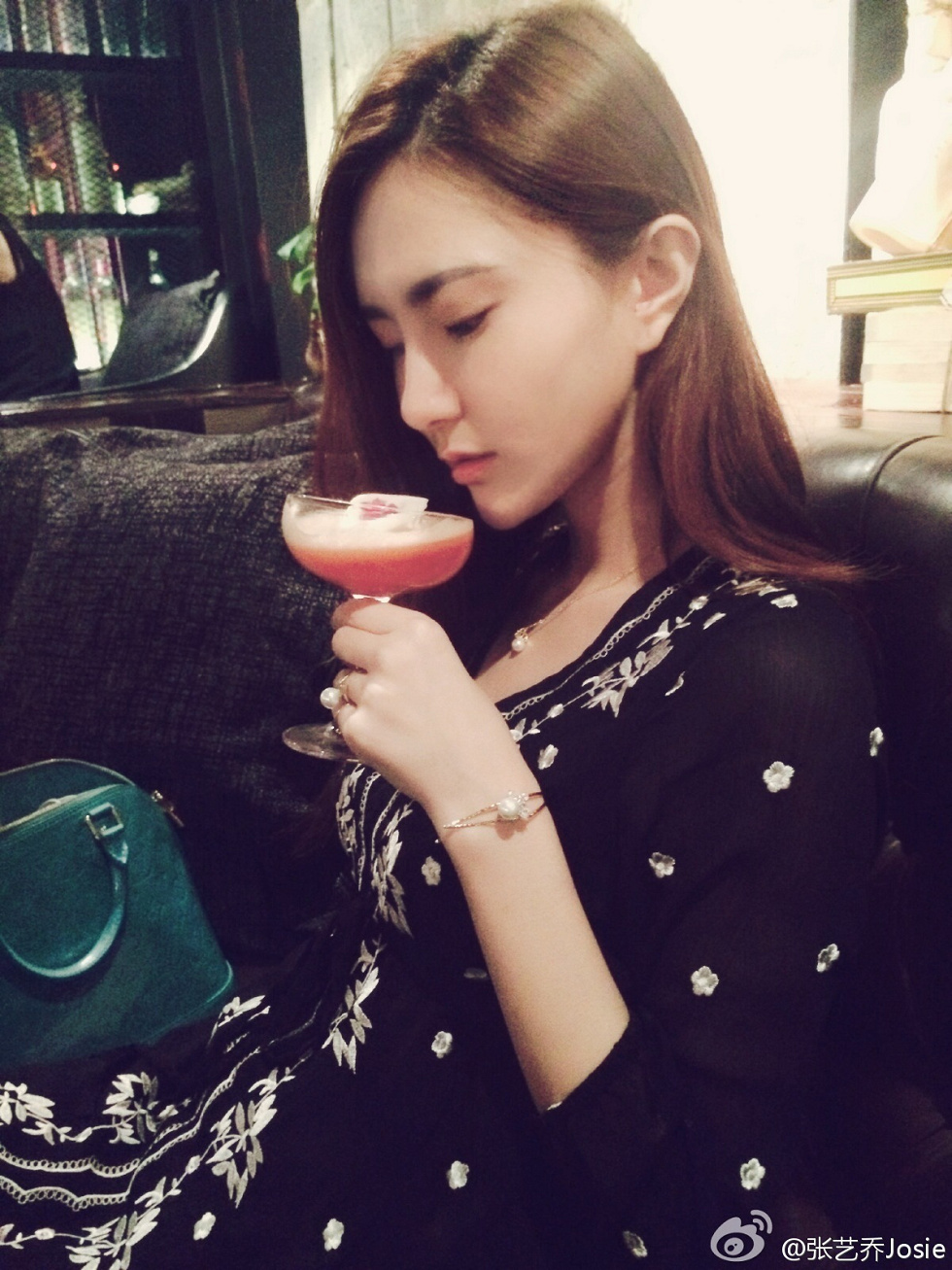 嫩模张艺乔josie完美身材海量微博卖萌性感写真275P