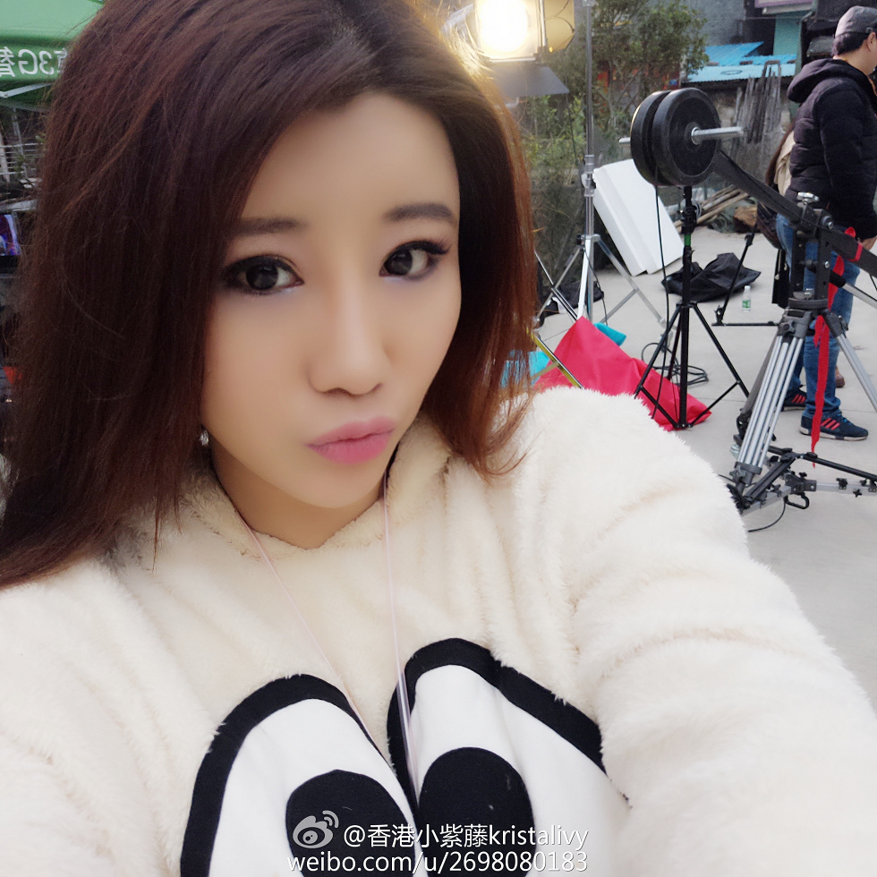 胸模香港小紫藤Kristalivy超级豪乳撩人诱惑写真38P