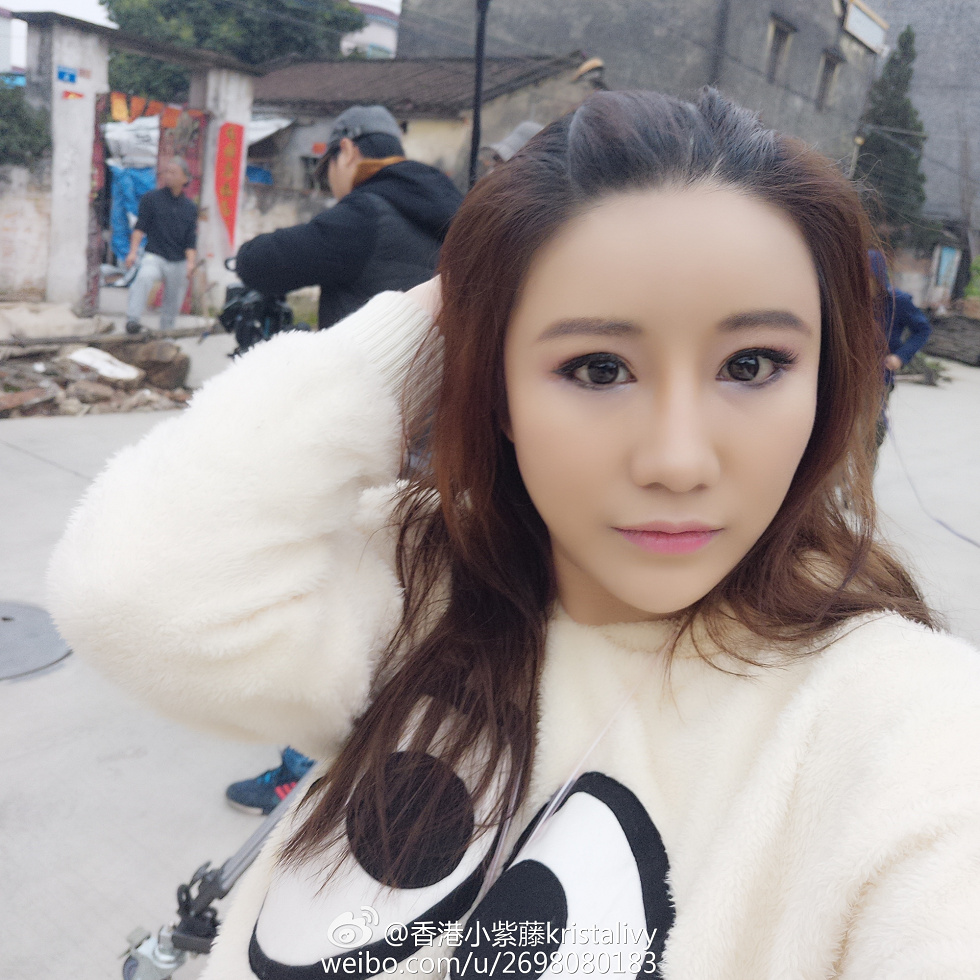 胸模香港小紫藤Kristalivy超级豪乳撩人诱惑写真38P