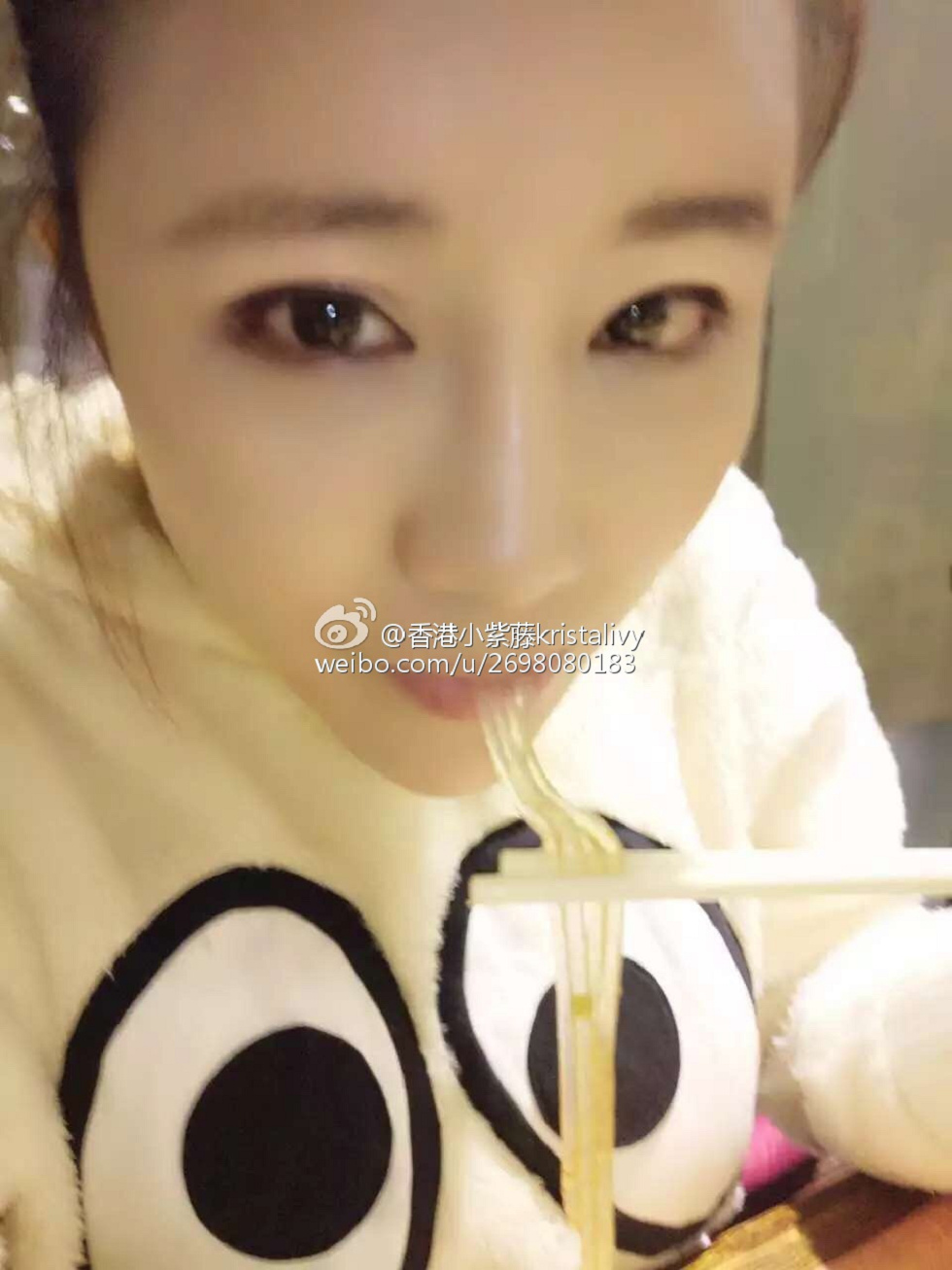 胸模香港小紫藤Kristalivy超级豪乳撩人诱惑写真38P