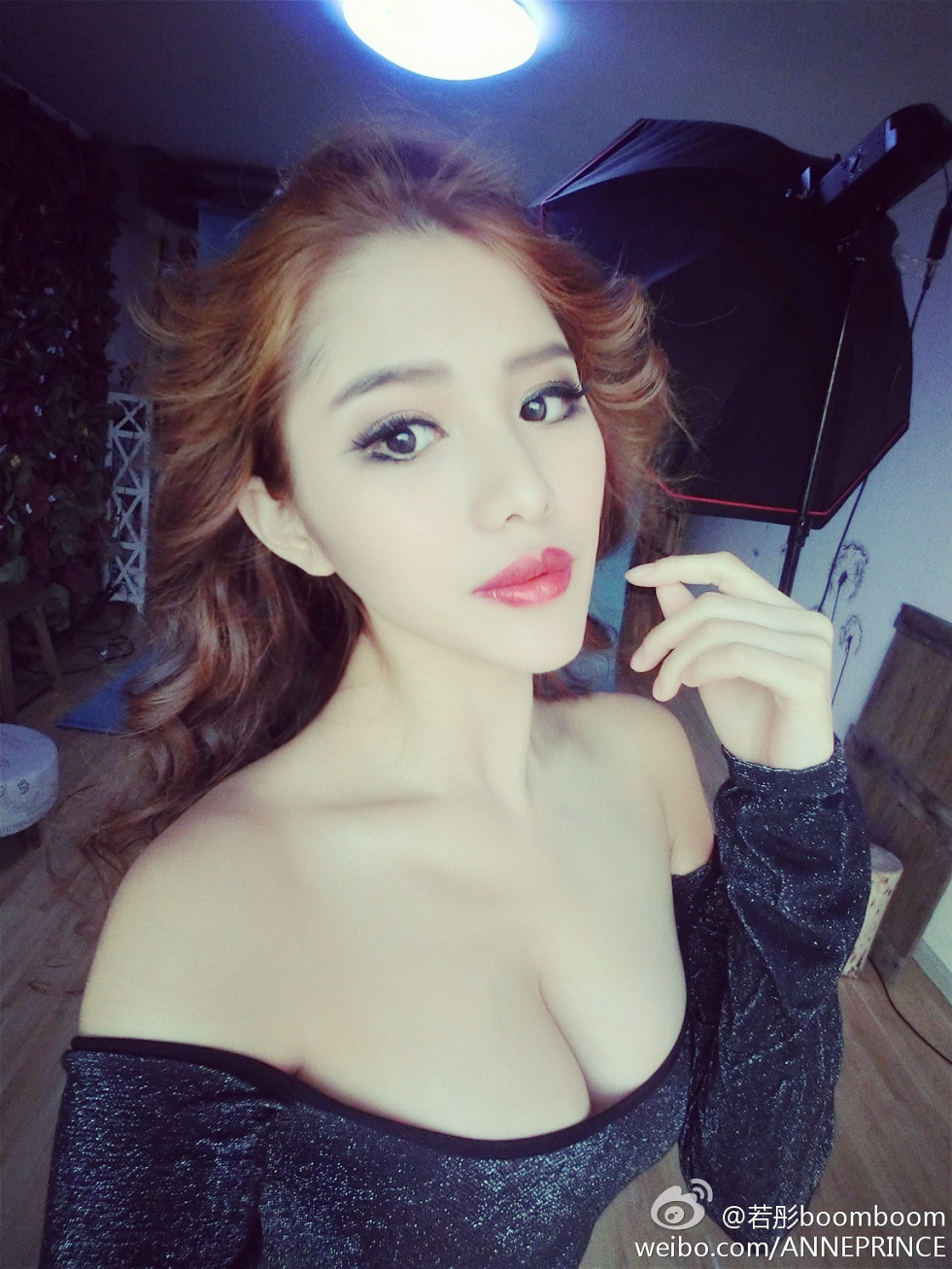 内地嫩模若彤boomboom丰乳大肥臀微博海量写真568P