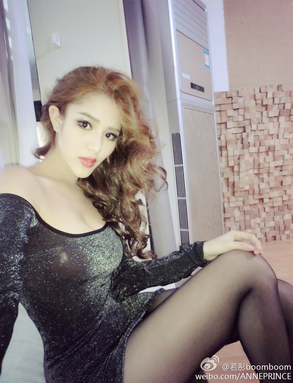 内地嫩模若彤boomboom丰乳大肥臀微博海量写真568P