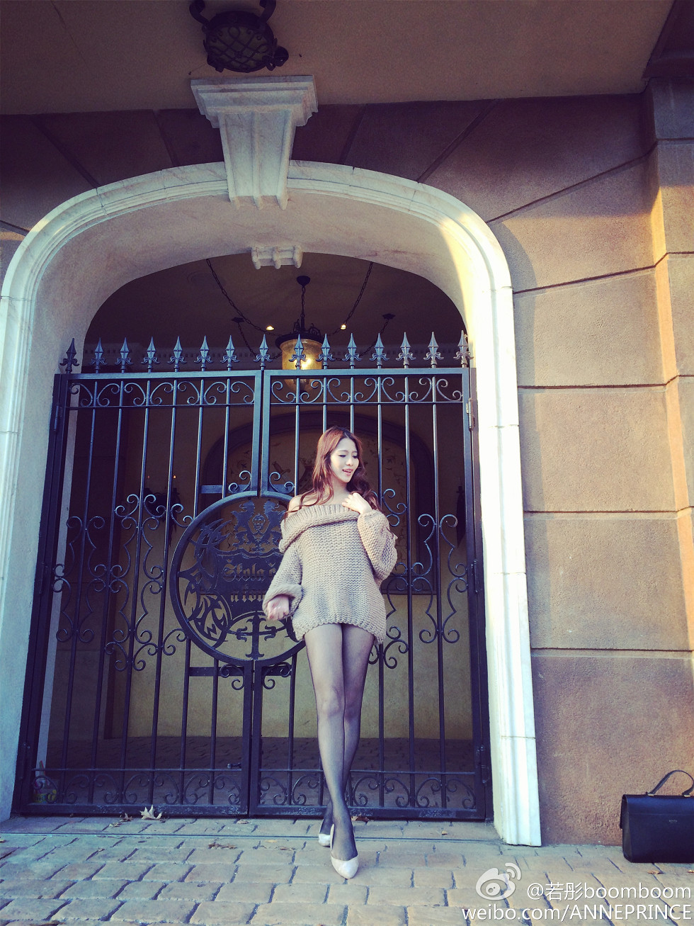 内地嫩模若彤boomboom丰乳大肥臀微博海量写真568P