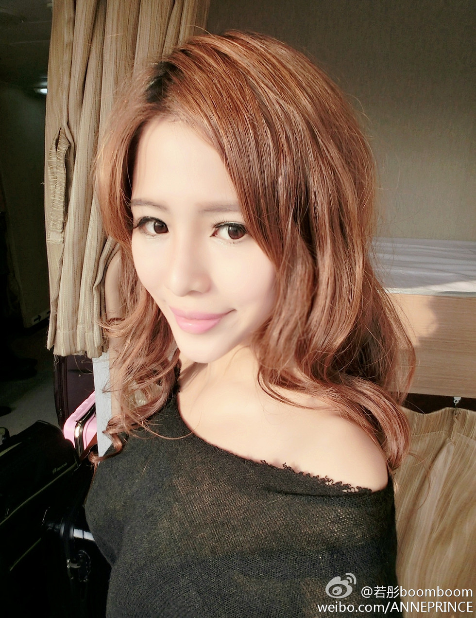 内地嫩模若彤boomboom丰乳大肥臀微博海量写真568P
