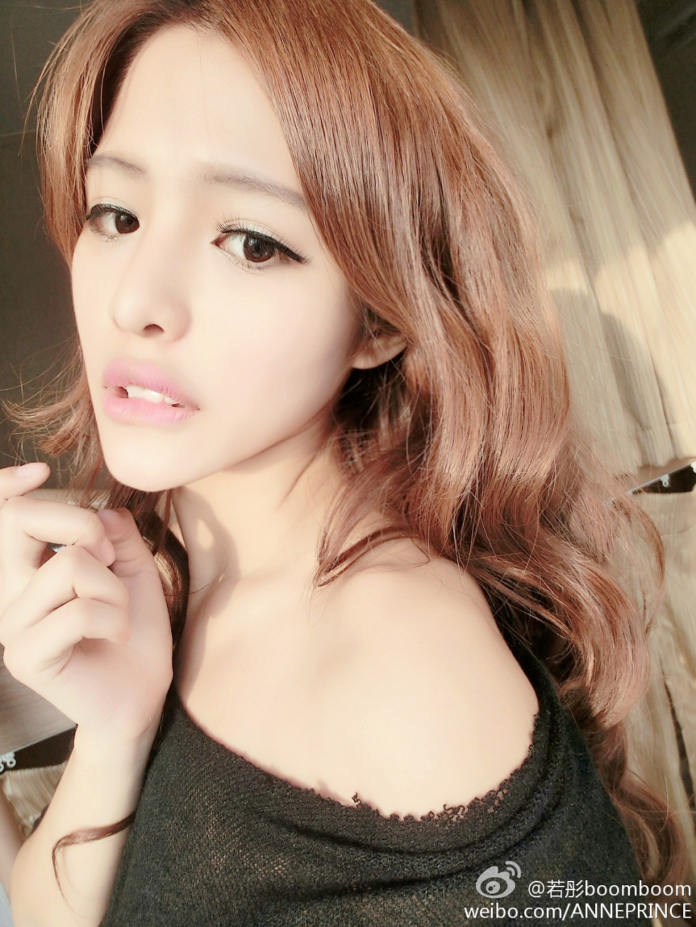 内地嫩模若彤boomboom丰乳大肥臀微博海量写真568P