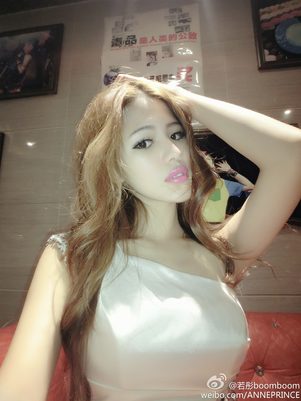 内地嫩模若彤boomboom丰乳大肥臀微博海量写真568P
